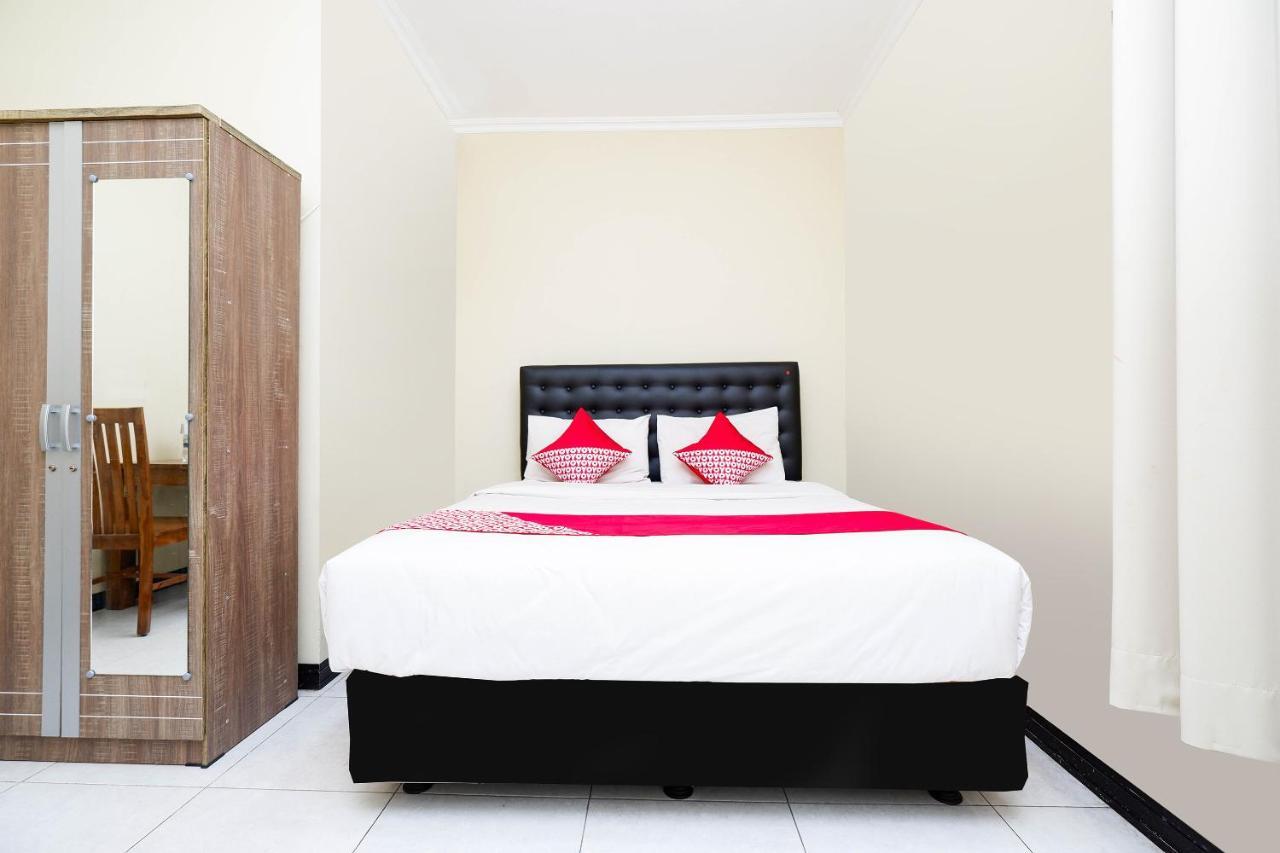 Oyo 1835 Kostel Wood Hotel Semarang Buitenkant foto