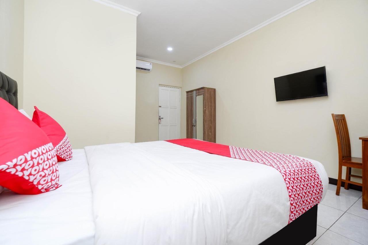 Oyo 1835 Kostel Wood Hotel Semarang Buitenkant foto
