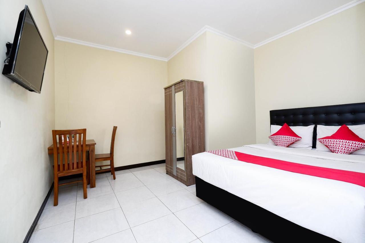 Oyo 1835 Kostel Wood Hotel Semarang Buitenkant foto